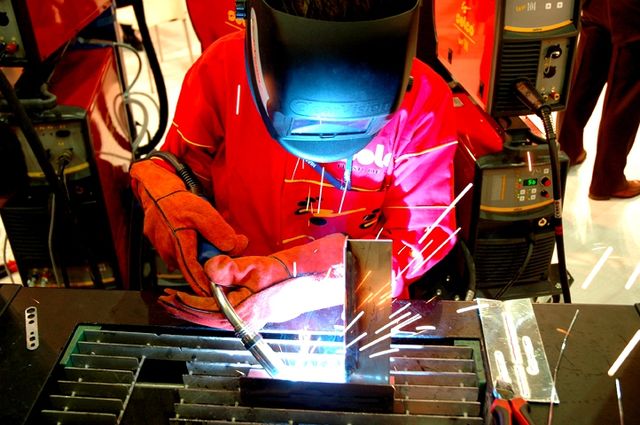 Своїми руками: 4 корисні поради для ремонту автомобіля - фото 151577