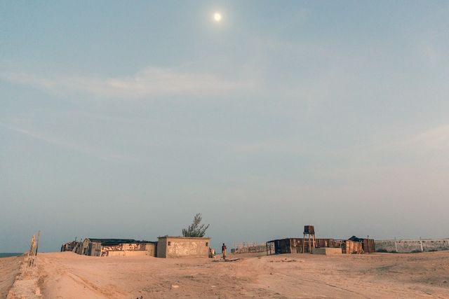 На даху потяга: неймовірна подорож пустелею - фото 151705