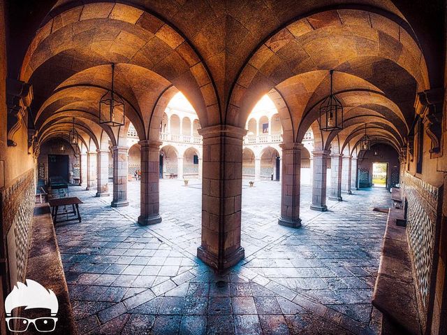 Місцевий житель показав маловідому Барселону: яскраві фото - фото 151121