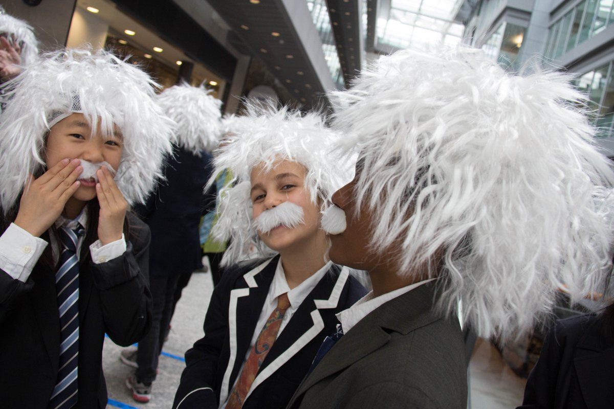 Як проходив рекордний парад двійників Ейнштейна у Канаді: яскраві фото