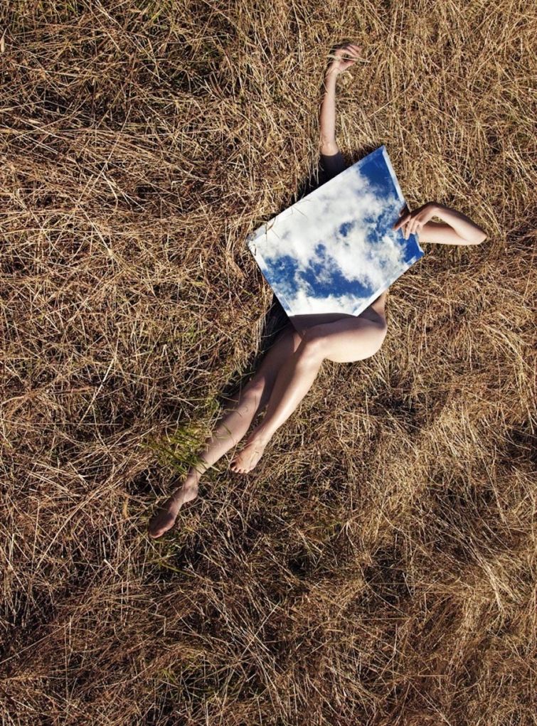 Нічого зайвого: вражаюча фотосесія оголених жінок на природі