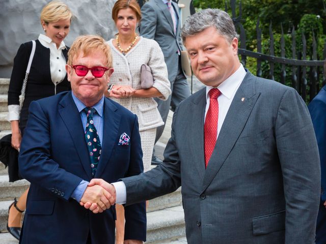 День народження Елтона Джона: улюблені хіти короля епатажу - фото 154398