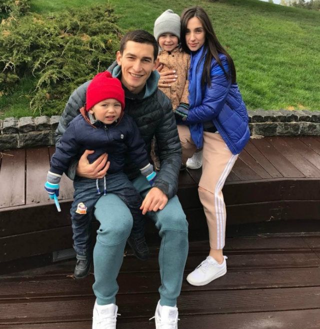 Як українські футболісти проводять Великдень - фото 160131