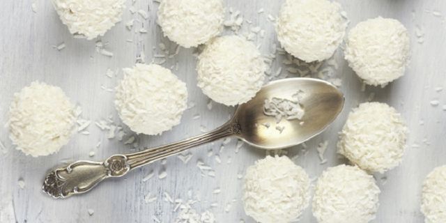 Як приготувати цукерки "Рафаелло" вдома - фото 157352