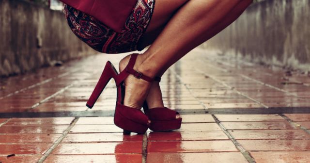 Новий дрес-код: у Канаді відмовилися від високих підборів - фото 158226