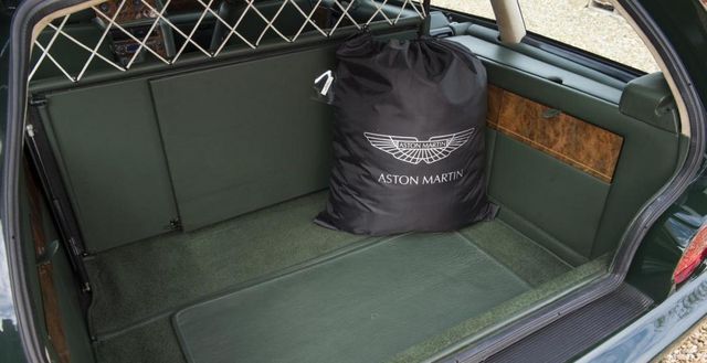 Як виглядає унікальний універсал Aston Martin V8 - фото 163000