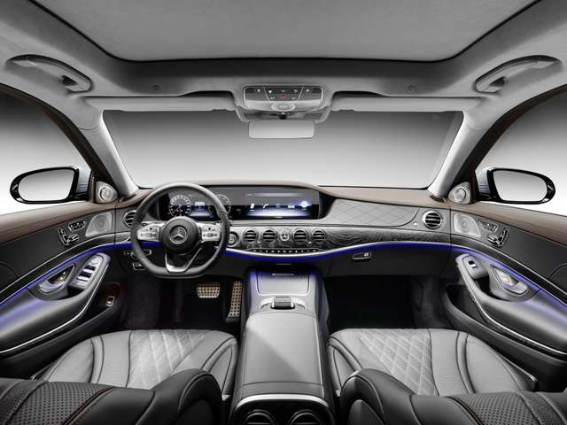 Mercedes-Benz представив оновлений седан бізнес-класу - фото 161421