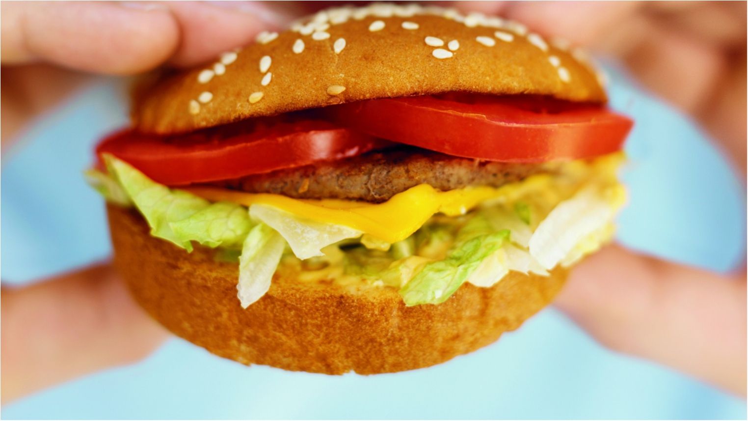 Руйнуємо міфи! 5 продуктів, які насправді посилюють депресію