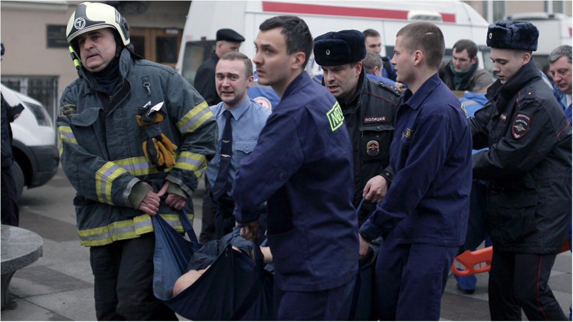 Очевидець оприлюднив страшне відео перших секунд після вибуху в метро Петербурга (18+)