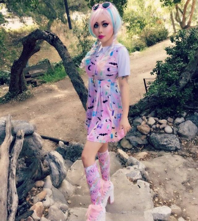 Жінка витратила цілий статок, щоб стати Барбі - фото 162367