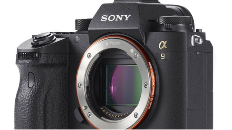 Sony представила інноваційну "бездзеркалку"