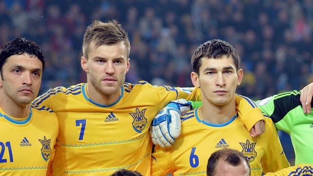 Великдень в Україні та "політичні" писанки: 16 квітня у трьох фото - фото 160160