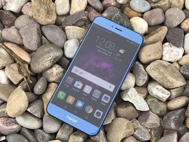 Представлений Huawei Honor 8 Pro - фото 157489