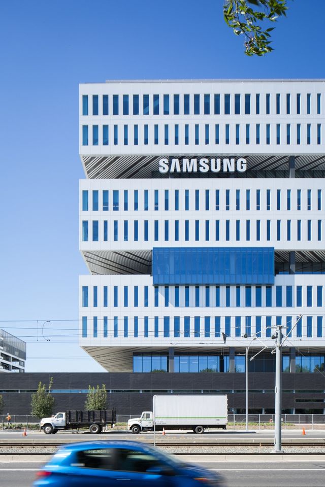 Як виглядає офіс Samsung: ефектні фото - фото 162539