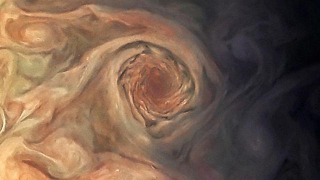 Місія Juno: приголомшливі фото Юпітера - фото 158559