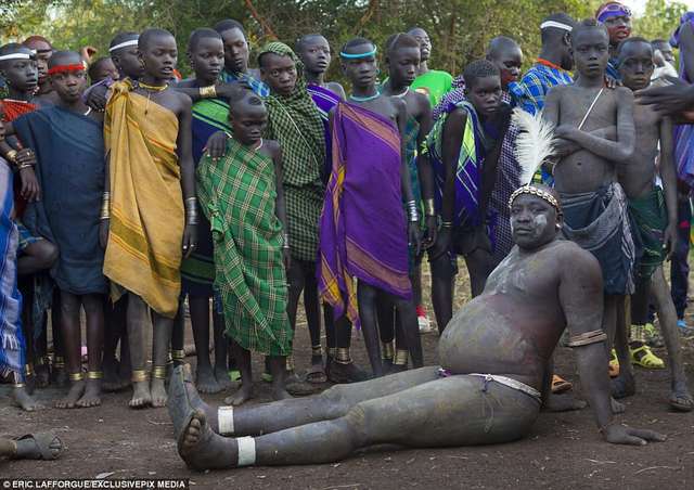 Як виглядає конкурс краси серед чоловіків в Ефіопії (18+) - фото 156755