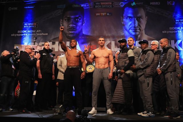 Кличко – Джошуа: потужні фото церемонії зважування - фото 163029
