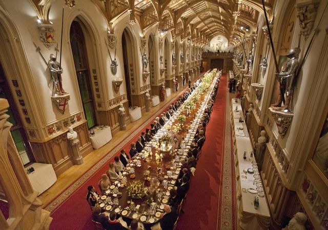 Правила, які не може порушувати навіть королева Британії - фото 160305