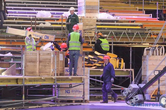 Сцена для Євробачення практично готова: фоторепортаж - фото 160815