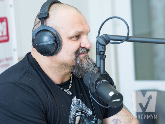 Ви маєте це побачити! Василь Вірастюк перевірив "біцуху" ведучих Радіо МАКСИМУМ - фото 162624