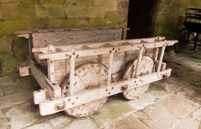 Один із найбільш містичних замків Європи: ефектні фото - фото 156623