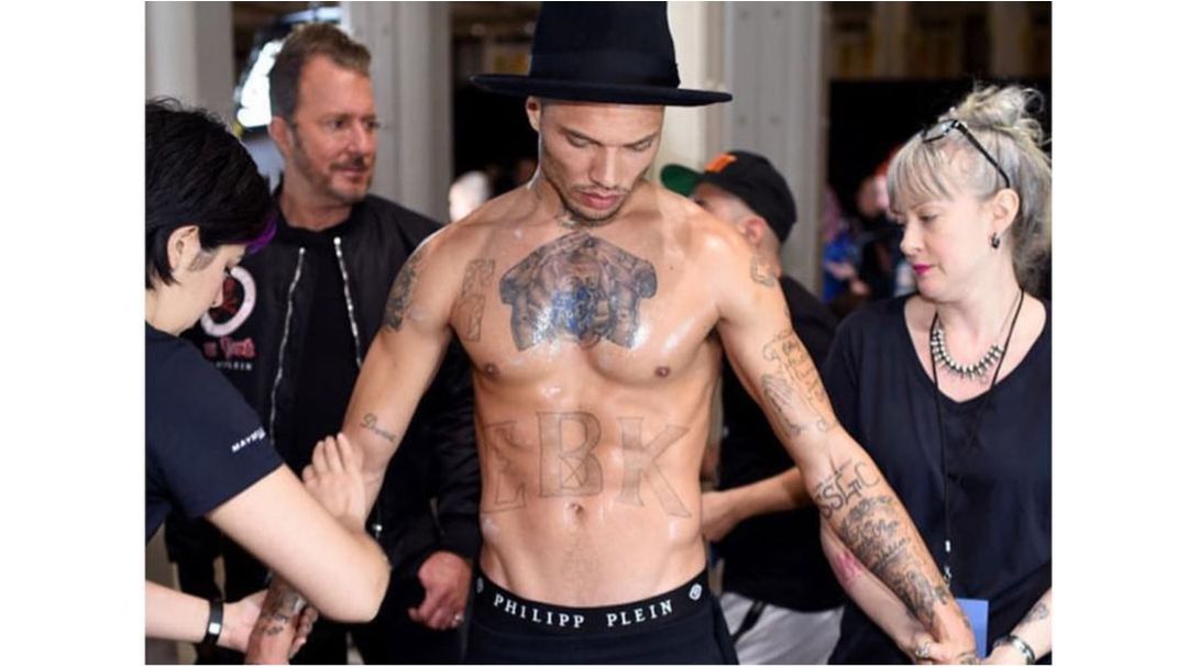 "Найгарнішого злочинця" не пустили до Британії