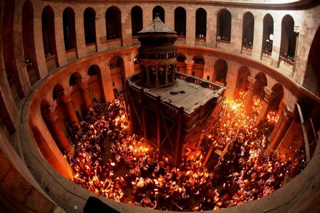 Скандал із Фреймут та "руйнівник міфів" в Україні: 15 квітня у трьох фото - фото 159952