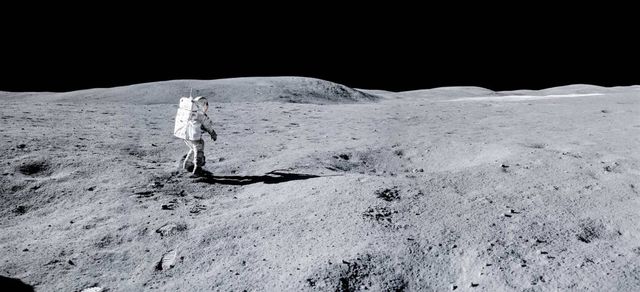 Time опублікував невідомі фотографії астронавтів на Місяці - фото 156367