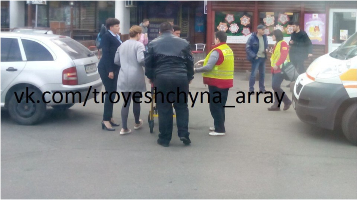 Машина з Савченко збила жінку в Києві: перші фото - фото 1
