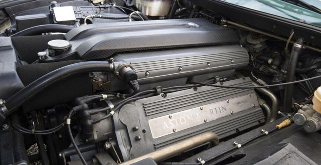 Як виглядає унікальний універсал Aston Martin V8 - фото 162999