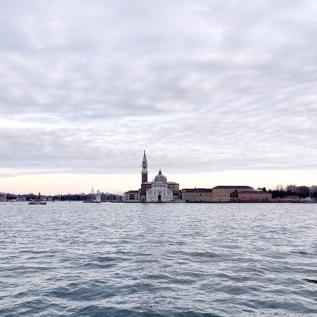 Прогулянка весняною Венецією: чарівні фото - фото 162257