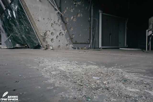 Як зараз виглядає окупована "Донбас Арена": фоторепортаж - фото 160680