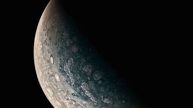 Місія Juno: приголомшливі фото Юпітера - фото 158563