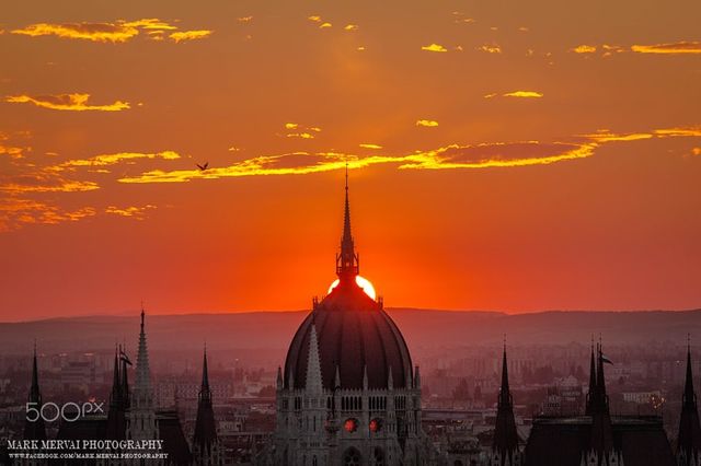 Світанок та захід сонця у Будапешті: вражаючі фото - фото 162036