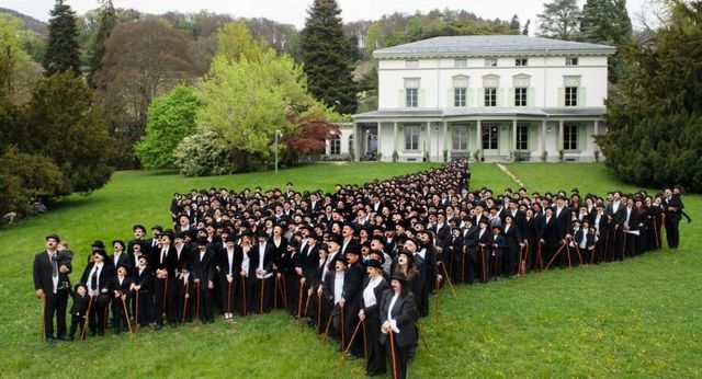 Двійники Чарлі Чапліна встановили світовий рекорд: яскраві фото - фото 160188