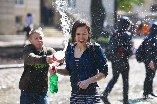 Поливаний понеділок. Що? Чому? Навіщо? - фото 159414
