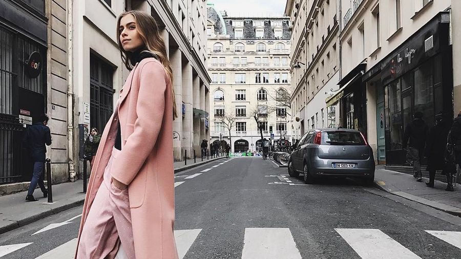 Красуня! Онука Софії Ротару похизувалася стрункими ніжками у вишиванці