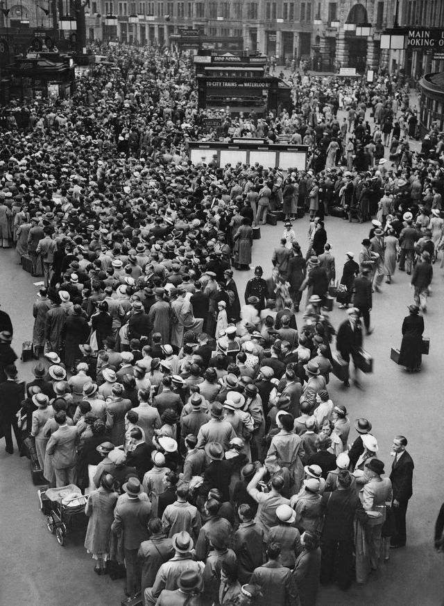 Вуличне життя Лондона у 50-70х: неймовірні фото - фото 156825