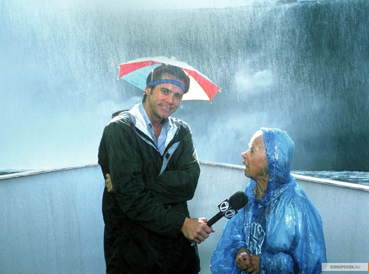 Погода проти: у ведучого влучила блискавка у прямому ефірі