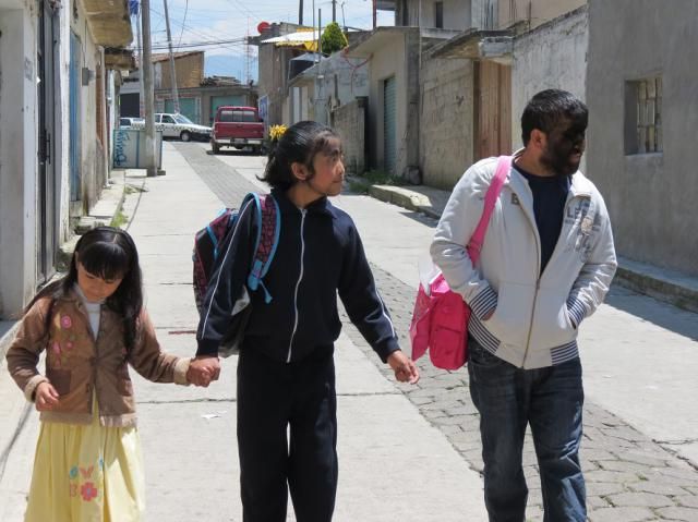 Найволохатіша родина у світі: вражаючі фото - фото 156172