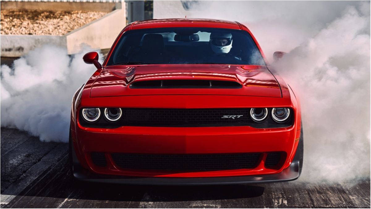 Dodge показала 850-сильний суперкар Demon. І він повністю відповідає своїй назві