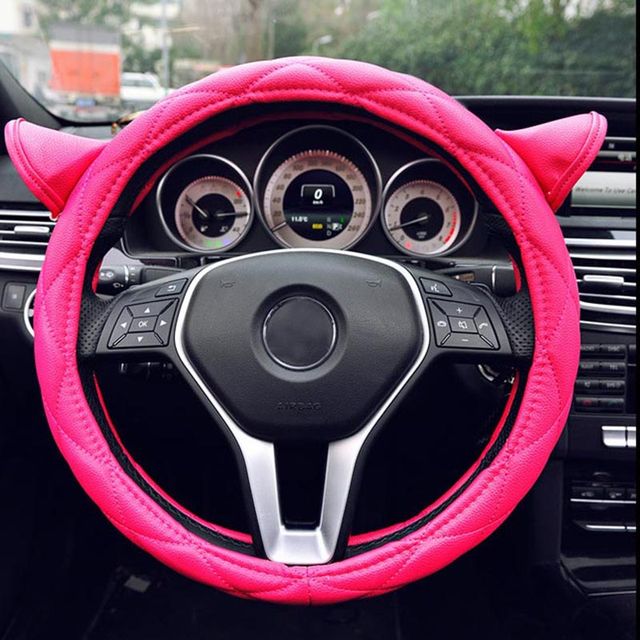 Приберіть це! 5 автомобільних аксесуарів, якими краще не користуватися - фото 157191