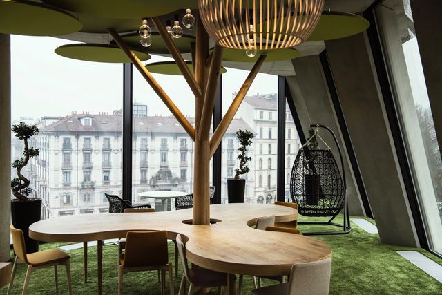 Як виглядає новенький офіс Microsoft в Мілані: ефектні фото - фото 162391