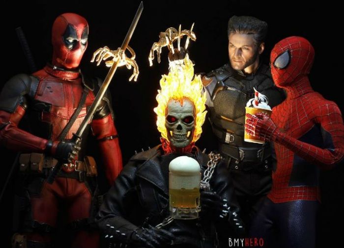 Любителі коміксів зацінять: фотограф придумує смішні сюжети для супергероїв