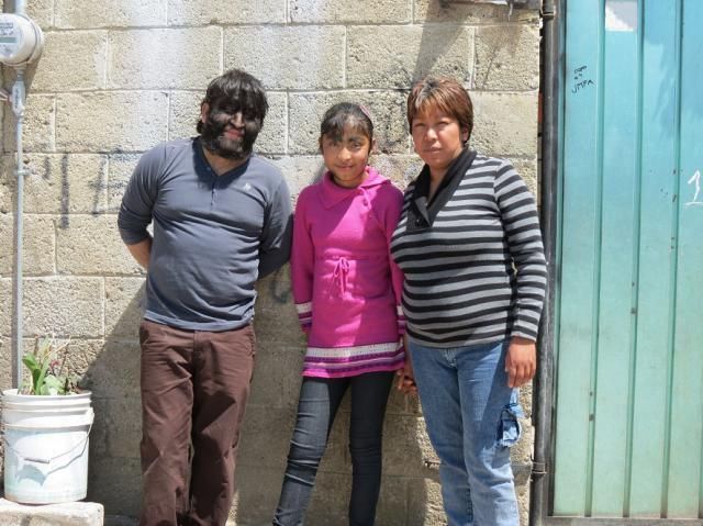 Найволохатіша родина у світі: вражаючі фото - фото 156167