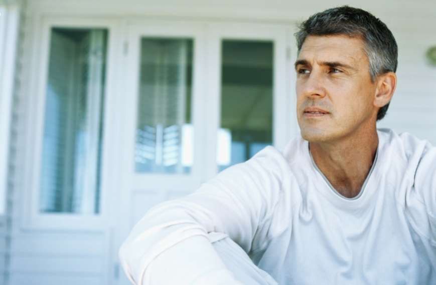 5 причин, чому не можна ігнорувати появу сивого волосся