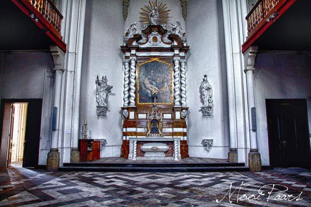 Видовище не для слабкодухих: як виглядає покинута психлікарня в Бельгії - фото 156932