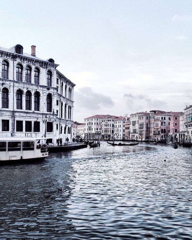 Прогулянка весняною Венецією: чарівні фото - фото 162258