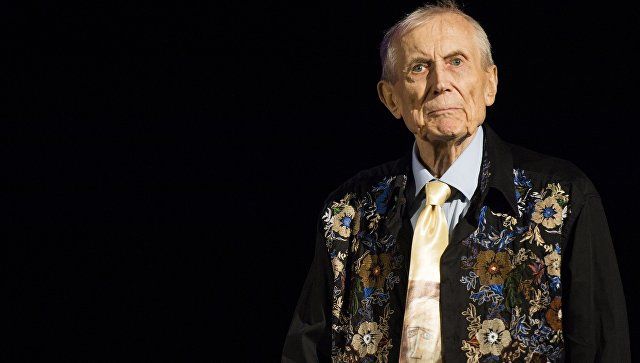 Стала відома причина смерті відомого російського поета Євтушенка - фото 156311