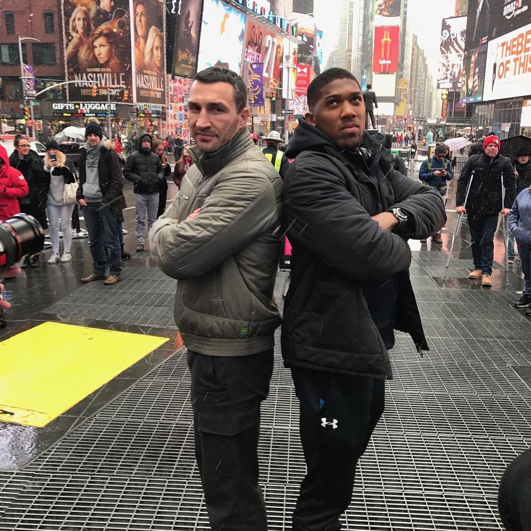 Кличко та Джошуа похвалилися фізичною формою перед суперпоєдинком